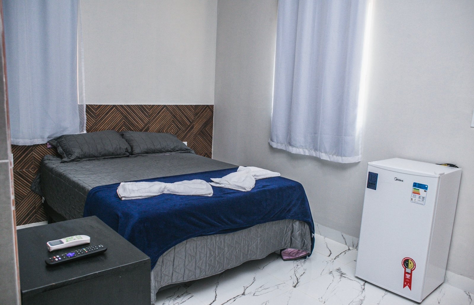 Quarto amplo da pousada